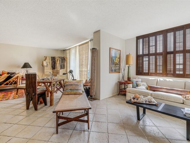 Продажа квартиры #833 - фото 7448786