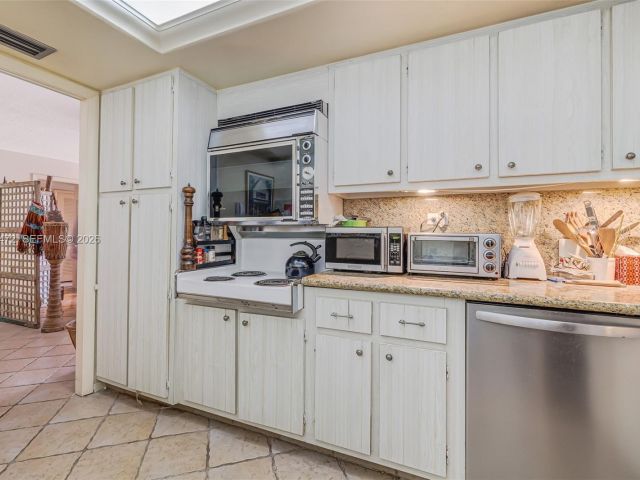 Продажа квартиры #833 - фото 7448789