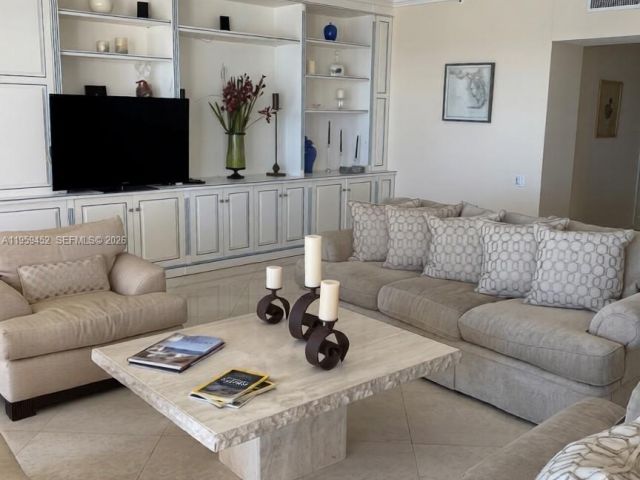 Продажа квартиры #7662 - фото 7342946