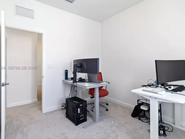 Продажа дома по адресу 760 SE 13th Ct - фото 9013395
