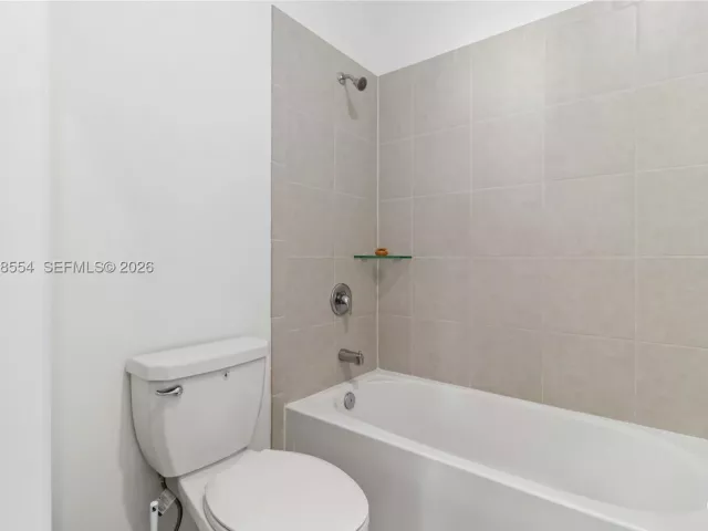 Продажа дома по адресу 760 SE 13th Ct - фото 9013396