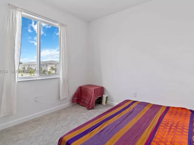 Продажа дома по адресу 760 SE 13th Ct - фото 9013402