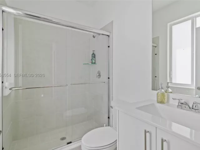 Продажа дома по адресу 760 SE 13th Ct - фото 9013409
