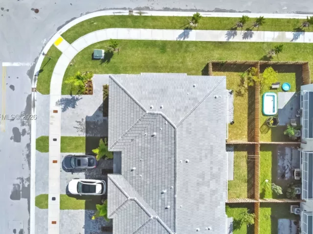 Продажа дома по адресу 760 SE 13th Ct - фото 9013414