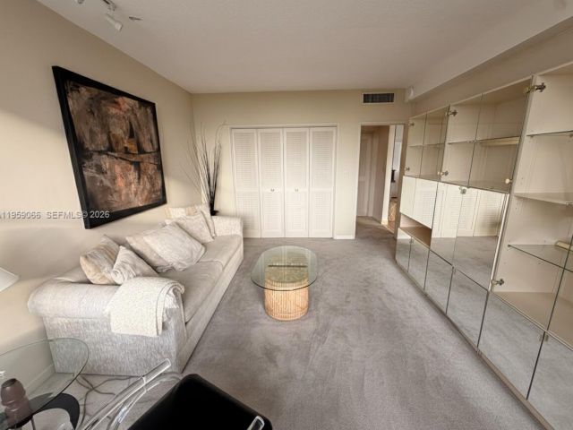 Продажа квартиры #720 - фото 7347875