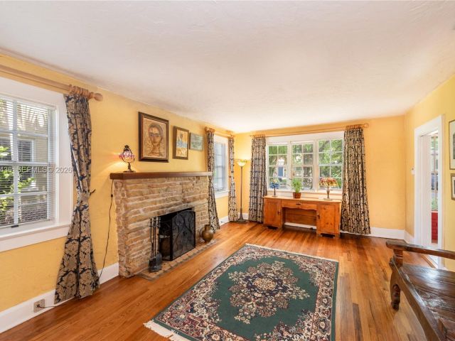 Продажа дома по адресу 1256 Algeria Ave - фото 7515490