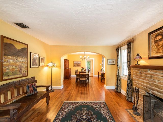 Продажа дома по адресу 1256 Algeria Ave - фото 7515492