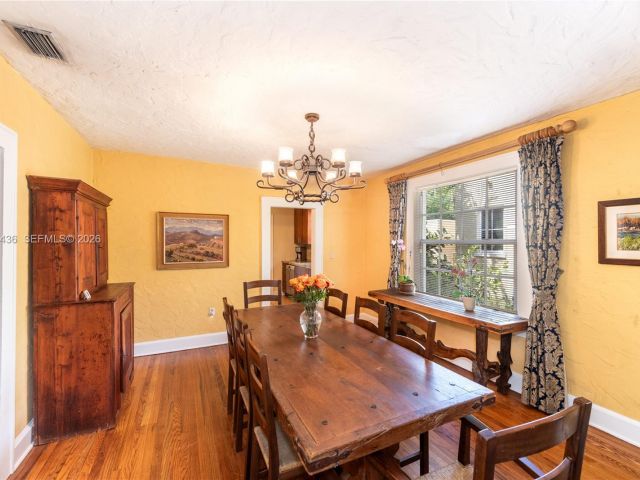 Продажа дома по адресу 1256 Algeria Ave - фото 7515493