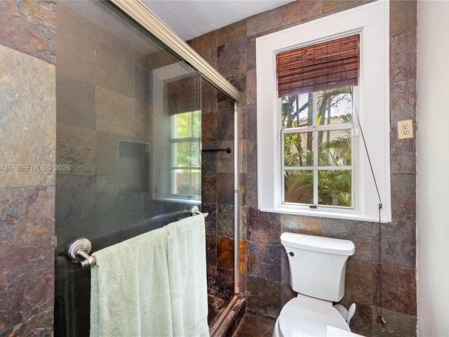 Продажа дома по адресу 1256 Algeria Ave - фото 7515501