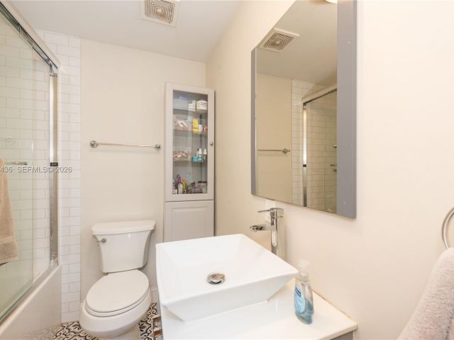 Продажа дома по адресу 1256 Algeria Ave - фото 7515507