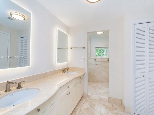 Продажа дома по адресу 310 Harbor Ct - фото 7347345