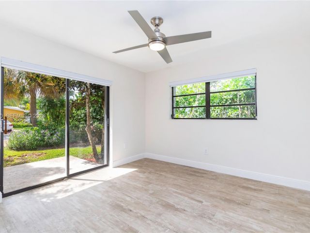 Продажа дома по адресу 310 Harbor Ct - фото 7347350