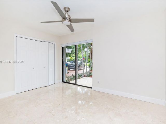 Продажа дома по адресу 310 Harbor Ct - фото 7347352