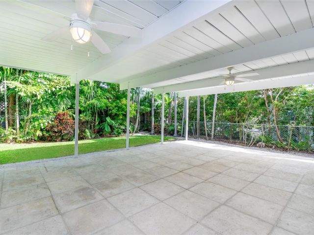 Продажа дома по адресу 310 Harbor Ct - фото 7347362