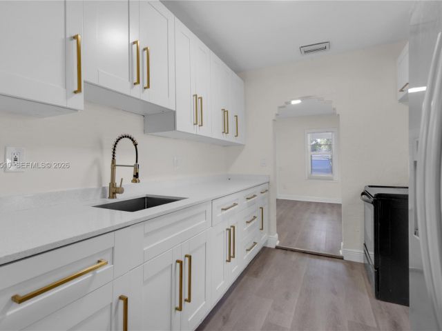 Дом в аренду по адресу 3121 NW 60th St 0 - фото 7448576