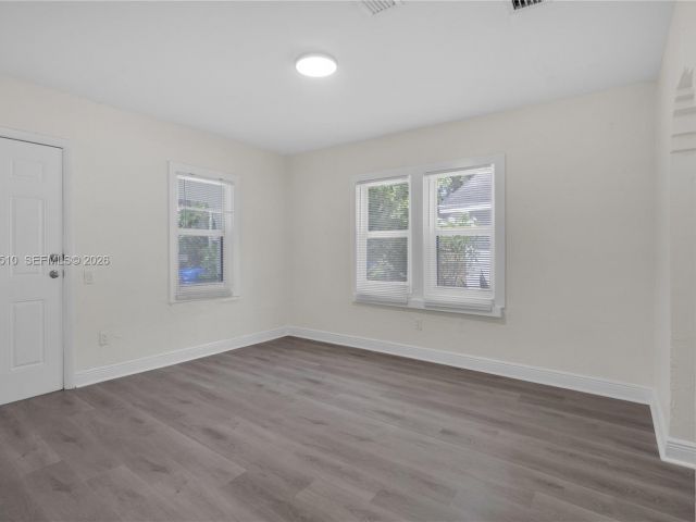 Дом в аренду по адресу 3121 NW 60th St 0 - фото 7448578