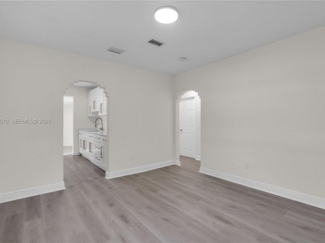 Дом в аренду по адресу 3121 NW 60th St 0 - фото 7448579