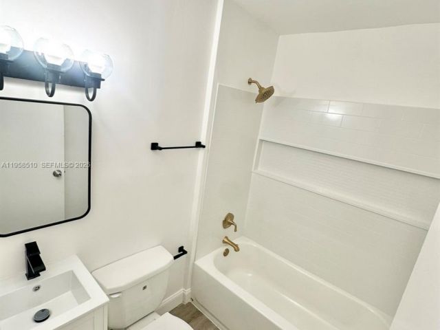 Дом в аренду по адресу 3121 NW 60th St 0 - фото 7448587