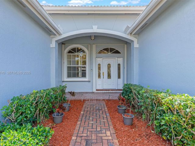 Продажа дома по адресу 2570 SE 4th Pl - фото 7428147