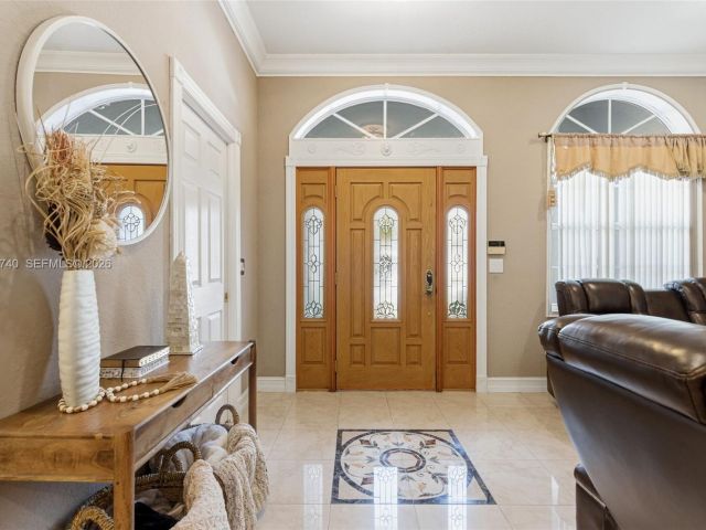 Продажа дома по адресу 2570 SE 4th Pl - фото 7428148