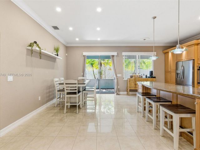 Продажа дома по адресу 2570 SE 4th Pl - фото 7428157