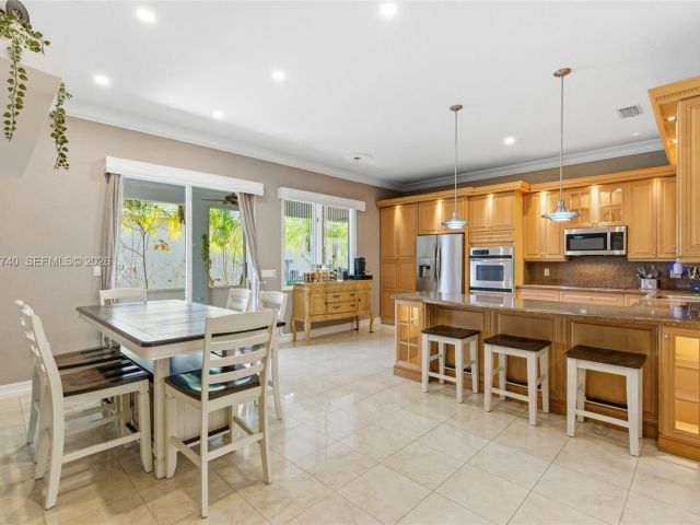 Продажа дома по адресу 2570 SE 4th Pl - фото 7428158