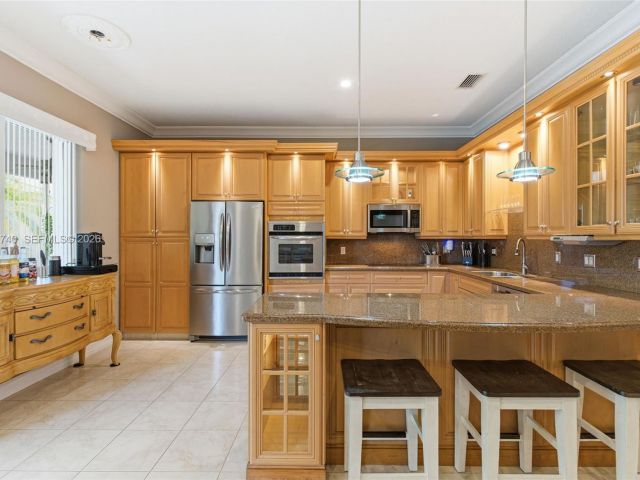 Продажа дома по адресу 2570 SE 4th Pl - фото 7428161