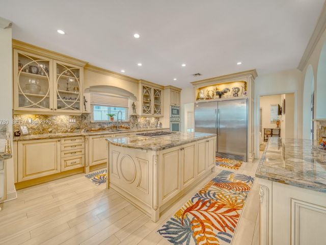 Продажа дома по адресу 170 S Hibiscus Dr - фото 7351397