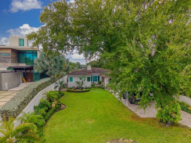 Продажа дома по адресу 170 S Hibiscus Dr - фото 7351425