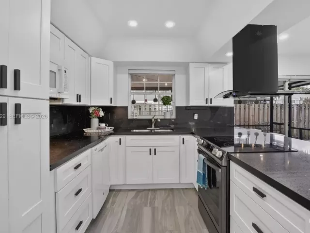 Дом в аренду по адресу 4981 SW 122nd Ter - фото 7399894