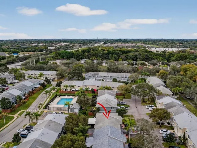 Дом в аренду по адресу 4981 SW 122nd Ter - фото 7399896