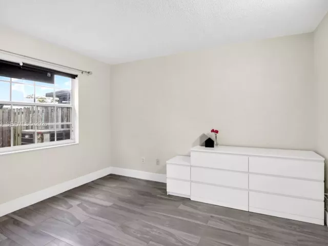 Дом в аренду по адресу 4981 SW 122nd Ter - фото 7399881