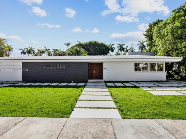 Продажа дома по адресу 1040 NE 86th St - фото 7351326