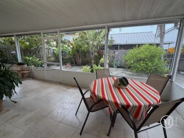 Продажа дома по адресу 7332 SW 158th Ave - фото 9287894
