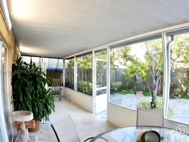 Продажа дома по адресу 7332 SW 158th Ave - фото 9287895