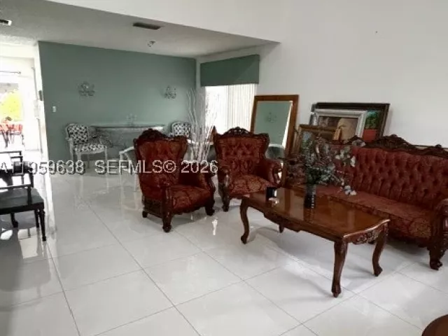Продажа дома по адресу 7332 SW 158th Ave - фото 9287884