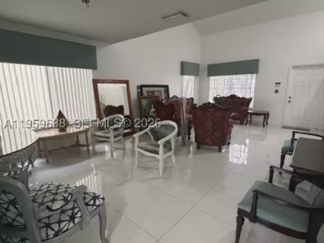 Продажа дома по адресу 7332 SW 158th Ave - фото 9287885