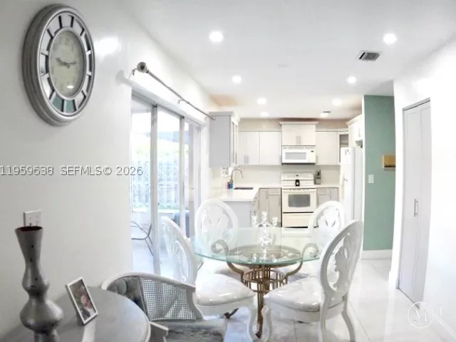 Продажа дома по адресу 7332 SW 158th Ave - фото 9287887