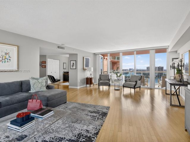 Продажа квартиры #2715 - фото 7393607