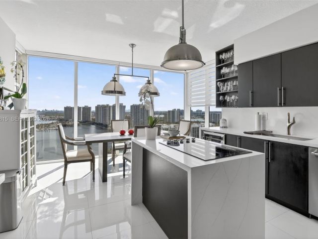 Продажа квартиры #2715 - фото 7393619