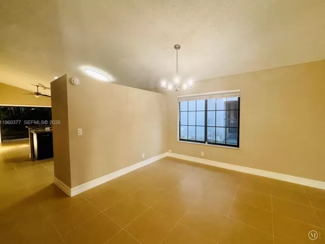 Продажа дома по адресу 4176 NW 5th Dr - фото 7356993