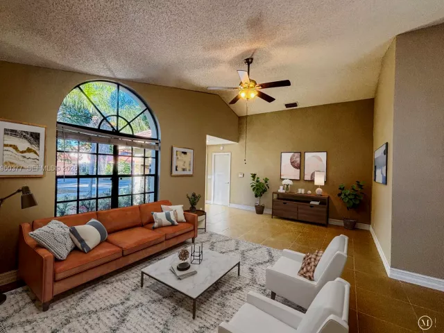 Продажа дома по адресу 4176 NW 5th Dr - фото 7357004