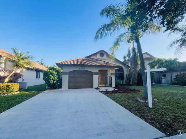 Продажа дома по адресу 4176 NW 5th Dr - фото 7357007