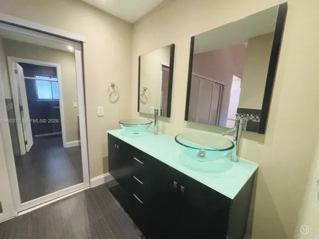 Продажа дома по адресу 4176 NW 5th Dr - фото 7356971