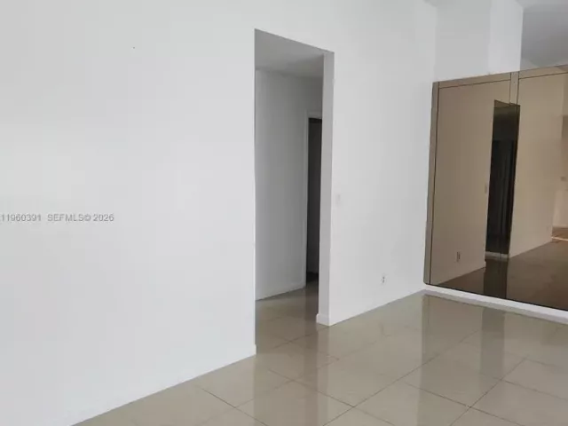 Продажа дома по адресу 9711 SW 57th St - фото 7350905