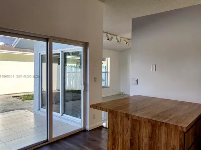 Продажа дома по адресу 9711 SW 57th St - фото 7350906