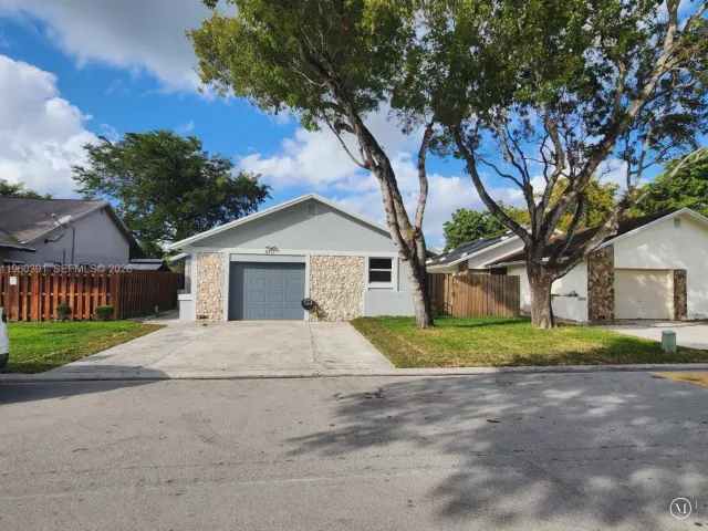 Продажа дома по адресу 9711 SW 57th St - фото 7350912