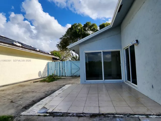 Продажа дома по адресу 9711 SW 57th St - фото 7350896