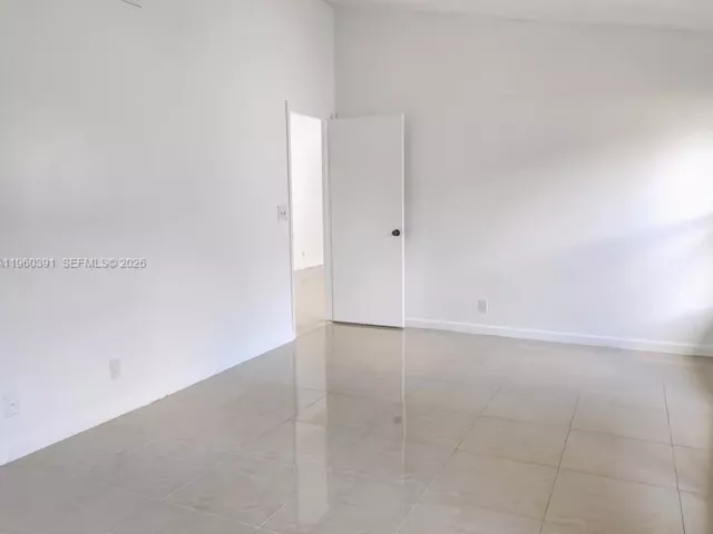 Продажа дома по адресу 9711 SW 57th St - фото 7350900