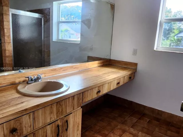 Продажа дома по адресу 9711 SW 57th St - фото 7350902